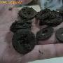 四川发掘横山子古墓 出土数十枚珍贵的钱币(图)