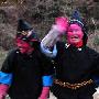 对歌喝酒打花脸 苗族同胞拜年归来满脸花(图)
