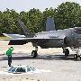 F-35C海军舰载型战斗机进行陆基弹射起飞实验