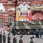 俄罗斯阅兵两种新武器亮相 北约部队首现红场