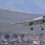 美国海军X-47B无人战斗机完成首次飞行试验