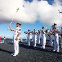 中国海军“和平方舟”号在太平洋上喜迎国庆