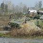 新型8×8轮式步战车亮相“确山决胜--2011”实兵对抗演练