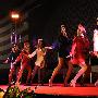 美国劳军组织女演员为企业号航母庆生