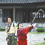 喜剧《神奇侠侣》将映 导演批主演演技