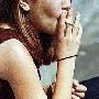 研究：吸烟女性易痉挛，无关咖啡和酒