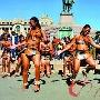 南非祖鲁族：男人战舞处女裸上身