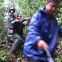 突降暴雨 12名年轻的探险爱好者被困峡谷 [组图]