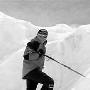 一个在众人“目光”中殒命的登山者——戴维·夏普倒在珠峰“死亡地带”全过程 [组图]