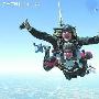 20小时疯狂跳伞103次 美国两少校创世界纪录