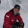 Ueli Steck挑战新目标 登顶首座8000米山峰