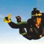 英摄影师跳伞遇险 3000米高空坠地竟奇迹生还