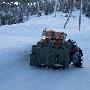 登山爱好者雪山顶上裸浴 开疯狂派对[组图]