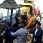安徽九华山和尚群殴游客 被路人拍下