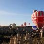 土耳其卡帕多西亚 乘热气球漫步外星球
