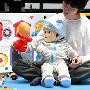 日本科学家成功研发仿真“婴儿”机器人(图)