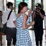 徐静蕾格子裙衬托知性美 右腿现烫伤伤疤