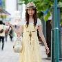 日本街头美女裙装搭出新感觉