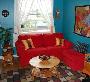 蓝、红、棕的色彩搭配 充满乐趣的房间设计