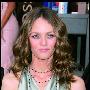 香奈儿三度携手Vanessa Paradis 演绎全新经典可可唇膏