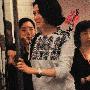 传关之琳身家达三亿 独自逛街只买便宜货