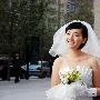 张舒羽北京街头上演落跑新娘 唯美造型惊艳全场