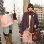 街拍王府井街头美女长靴搭配