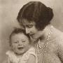 英国女王婴儿时期老照片首次曝光