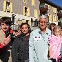 意大利队造访地震灾区里皮加图索与儿童亲密接触