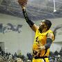 拉莫斯31分22篮板大两双广厦104-100横扫江苏
