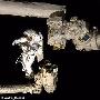 国际空间站宇航员太空行走遭遇停电事故(图)