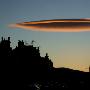 英国上空发现奇异云团形似飞碟(图)