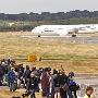 波音“787梦想客机”首飞海外 亮相英国航展