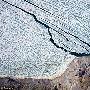 格陵兰发生最大规模冰川崩裂 形成巨大浮冰岛