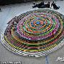 德国少年摆出“世界最大”多米诺螺旋(图)