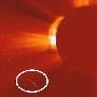 美国宇航局卫星拍摄到太阳附近一不明飞行物