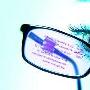 德国科学家研制超炫眼镜 使眼色就能读数据(图)