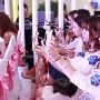 竞争对手突然宣布降价30%抢市场 你怎么办？