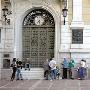 希腊银行恢复营业 债务巨大仍限制取款