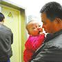 女婴被扎12钢针 最难取那根竟要断肋骨