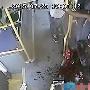 厦门公交司机口鼻喷血 忍痛坚持踩下刹车救了一车人的性命