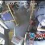 厦门公交司机口鼻喷血 开车途中突感不适果断刹车获赞