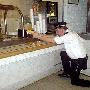 视频爆英国警察执勤时玩忽职守 花样百出(多图)