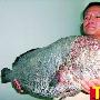 广东一渔民海边捕获怪鱼 重达16公斤