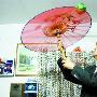 长沙93岁老人自创魔术练习5年[图]