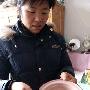 山东市民发现“怪蛋” 蛋清呈血红色[图]