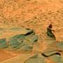 勇气号照片显示火星上存在神秘人型雕像[图]