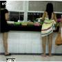 网上惊现“女大学生围浴巾食堂打饭”视频