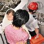 危急！幼童跌出七楼窗户 卡在晾衣架上悬空五分钟[图]