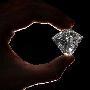 亚洲最大无色钻石香港拍得620万美元(图)